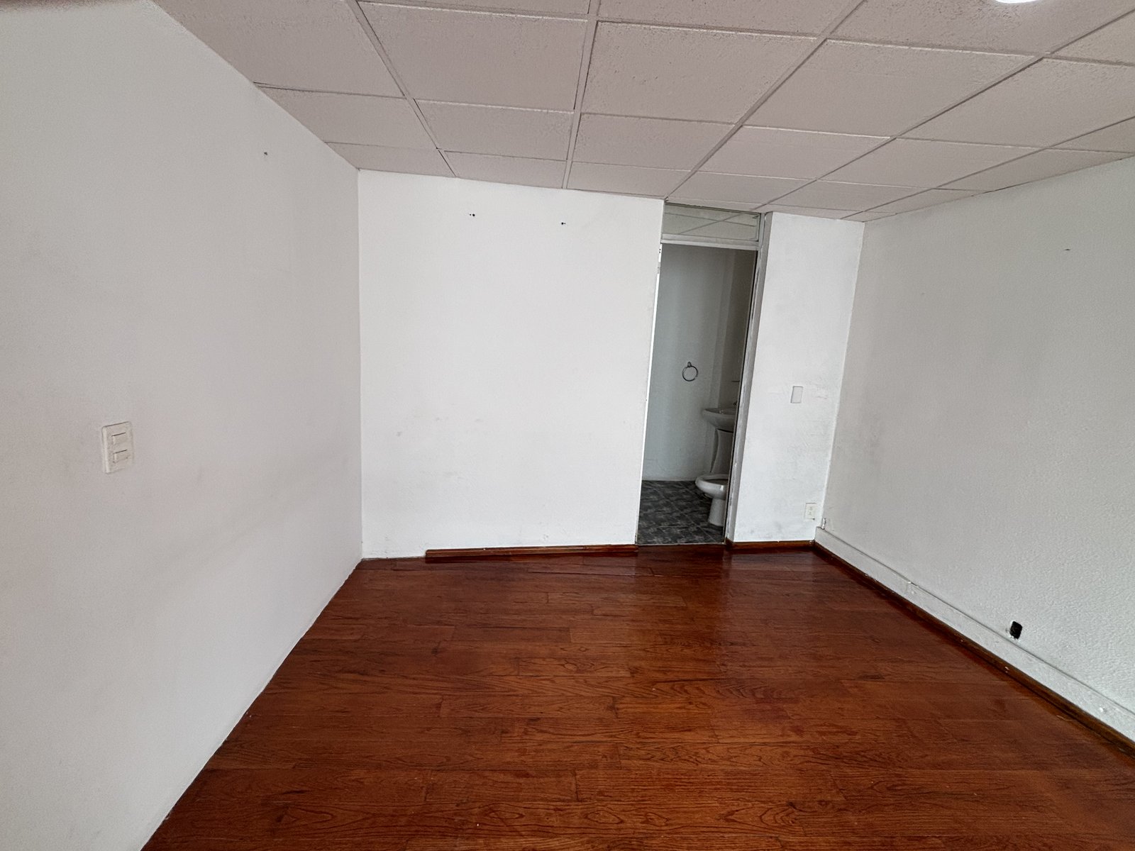 Oficina Periférico Norte 150 m² (vacía) — fotografía 9